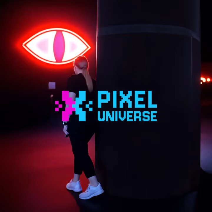 Instalación interactiva de luces y arte digital en Pixel Universe CDMX, experiencia inmersiva cerca del Hotel Stanza