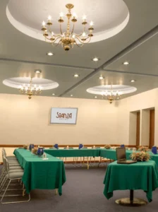 Salón para eventos y reuniones en Stanza Hotel, Maíz & Olivo. Conferencias, juntas, mesas de trabajo, reuniones, presentaciones.