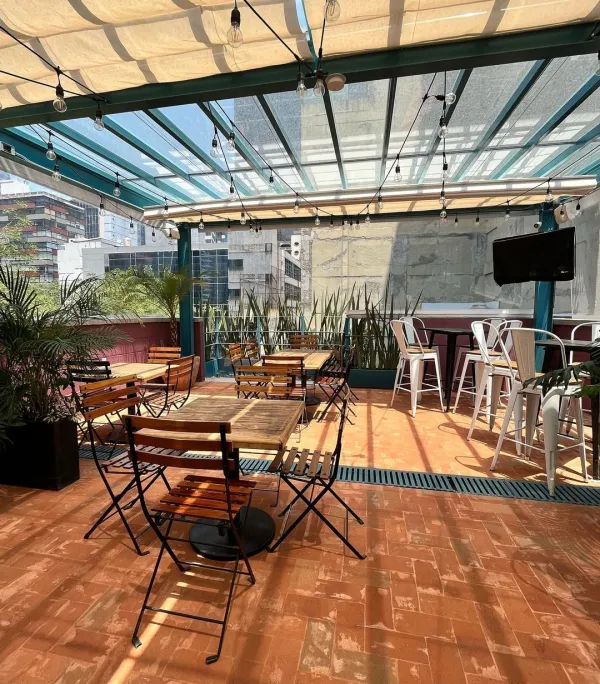 Terraza de Lo de Julio en Roma Norte, Ciudad de México