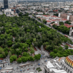 Vista aérea de la Alameda Central y el Palacio de Bellas Artes en el Centro Histórico de Ciudad de México.
