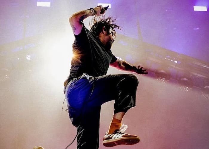 Deftones en concierto en el Palacio de los Deportes durante su presentación en Ciudad de México.