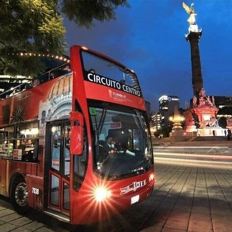 Autobús turístico en la Ciudad de México recorriendo el Centro Histórico y Paseo de la Reforma