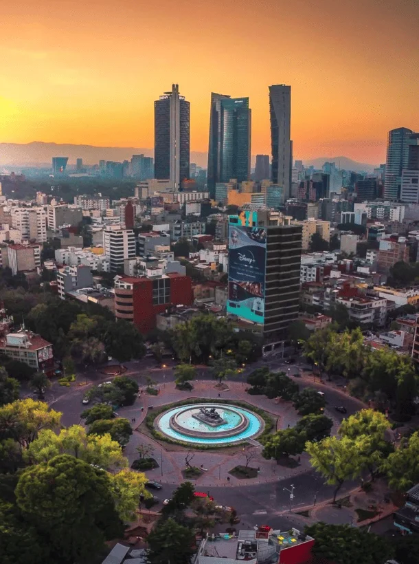 Vista panorámica del skyline de Ciudad de México desde Roma Norte